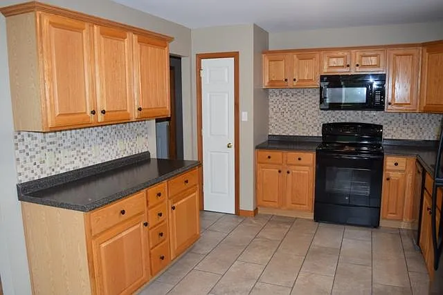 3103 Westover Dr — Photo 5