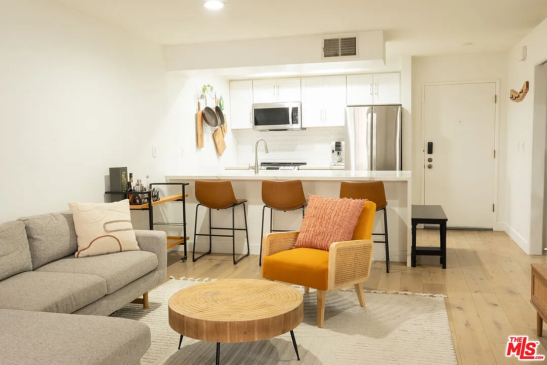 1 bed, 1.0 bath, 664 sqft, $2,700 — Photo 4