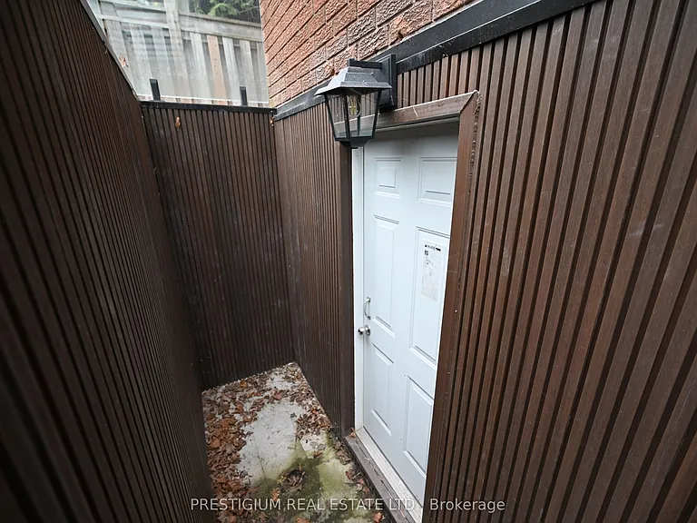 1412 Islington Ave #BASEMENT — Photo 6