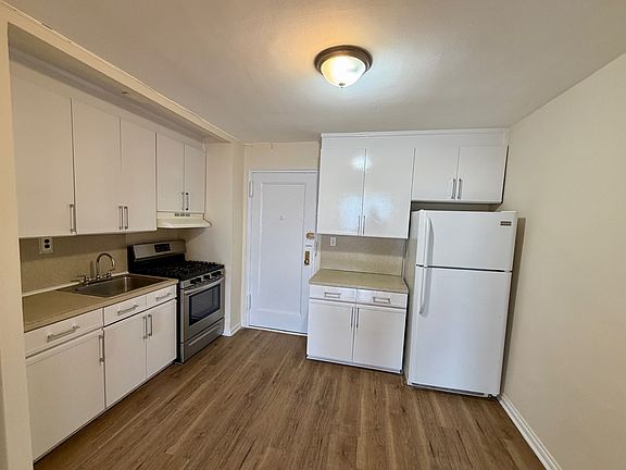2nd image of 1840 E 13th St APT 2
