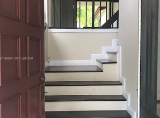 337 Ives Dairy Rd APT 1, Miami, FL 33179