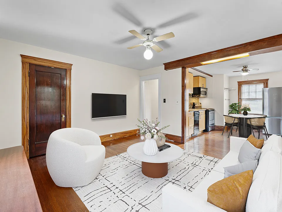 43 Liszt St #2A