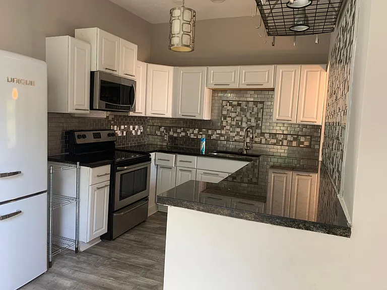 505 Tafel St — Photo 2