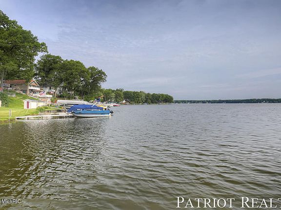 5th image of 1361 E Hess Lake Dr