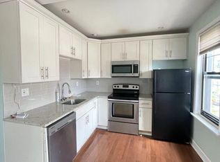 1124 S 22nd St #2R, Philadelphia, PA 19146