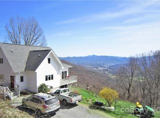 226 Hawk Holler Trl, Clyde, NC 28721