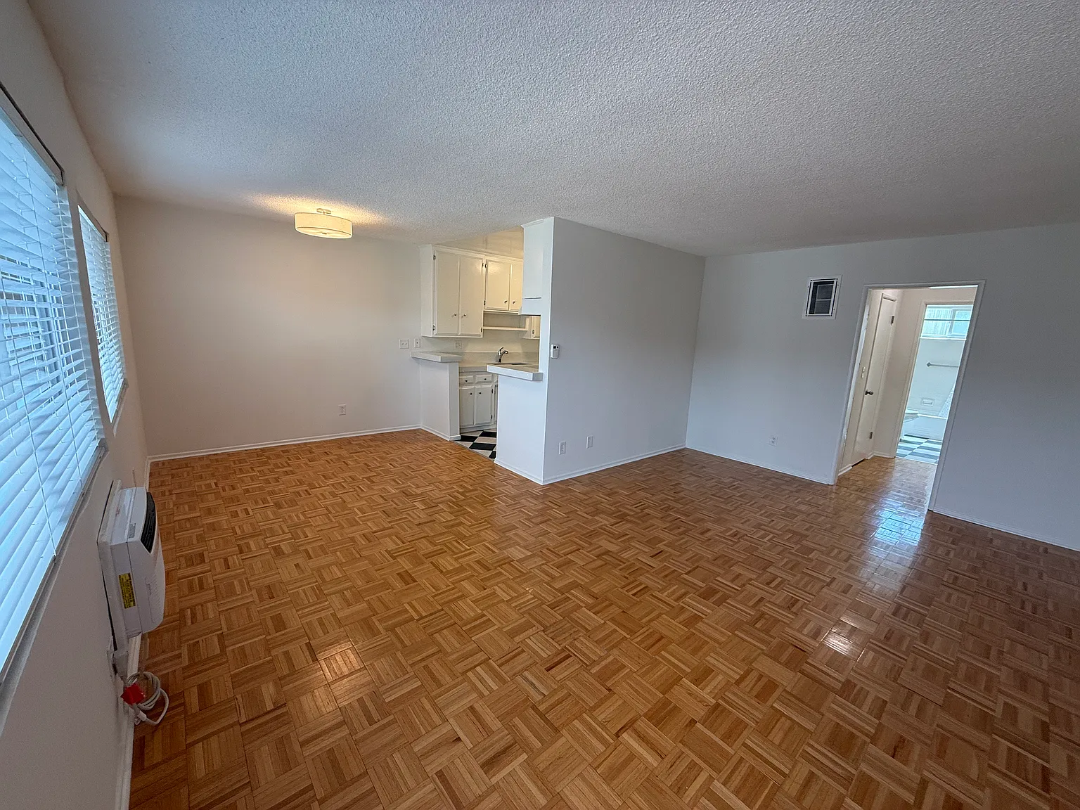 1 bed, 725 sqft, $2,150 — Photo 3