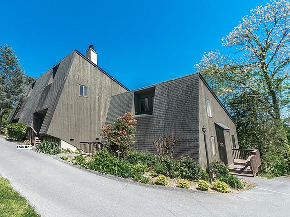 3rd image of 128 View Bend St #128