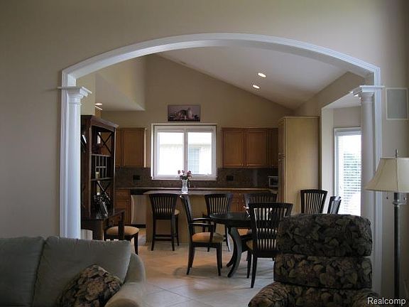 3rd image of 57552 Apple Creek Dr