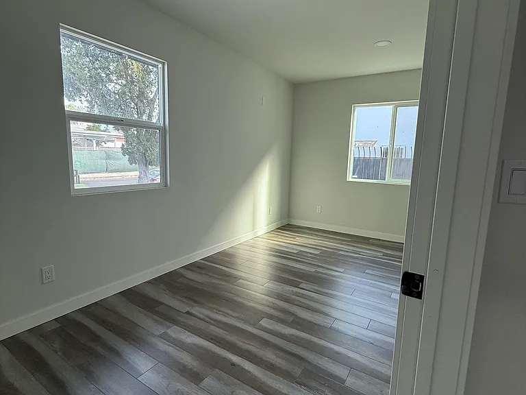 700 E 50th St #A — Photo 3