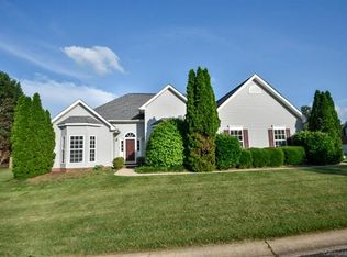101 Huckleberry Ln, Mount Holly, NC 28120