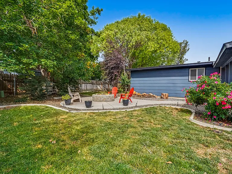 2115 N Courtney Dr — Photo 22