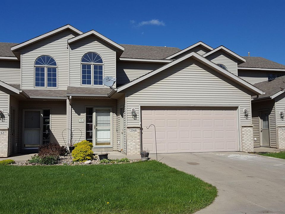 2748 Viola Heights Dr. NE