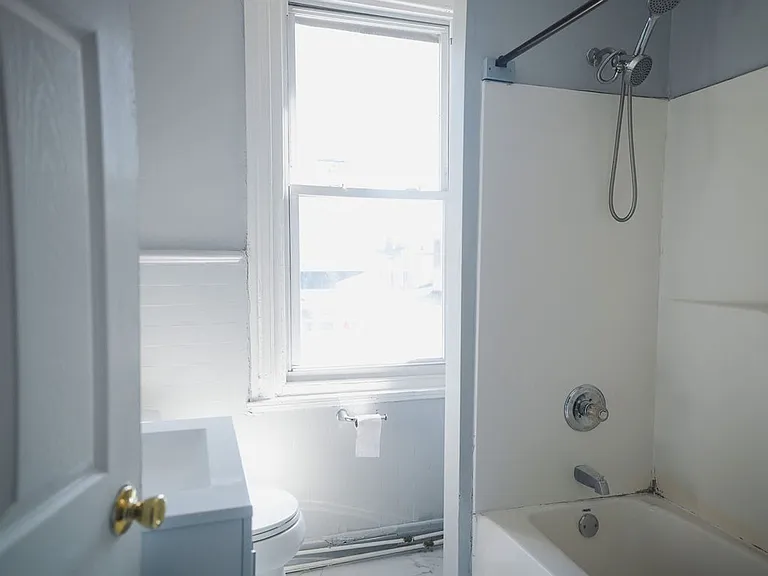 1055 Washington Street — Photo 8