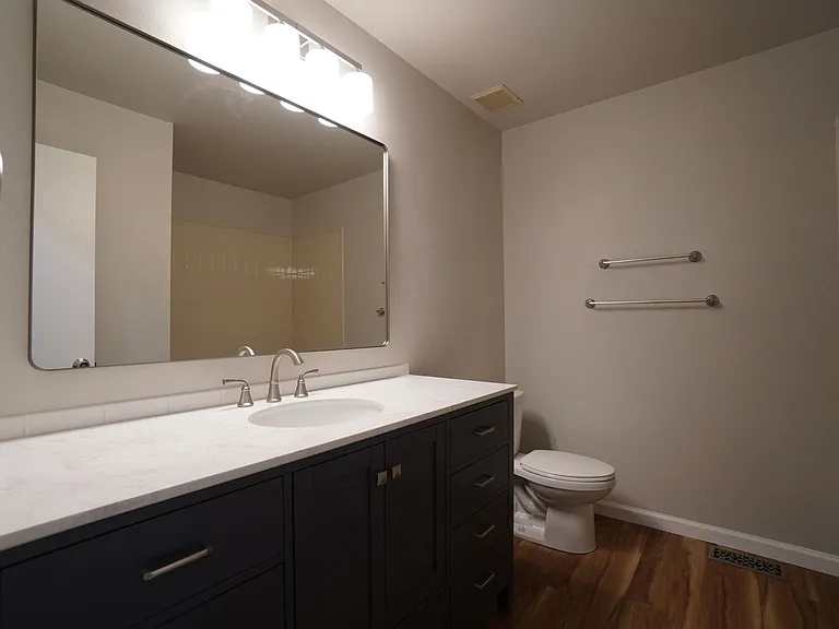 3070 Mirage Dr — Photo 24