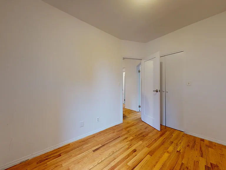 240 Waverly Pl #56 — Photo 9