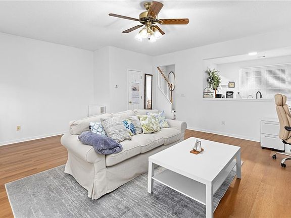 4th image of 4088 Howell Park Rd