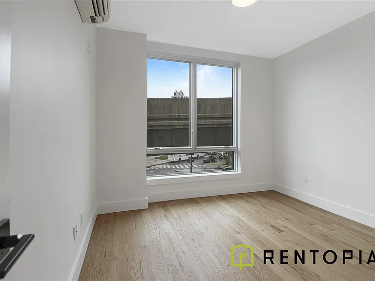 49 Borinquen Pl #3A — Photo 6