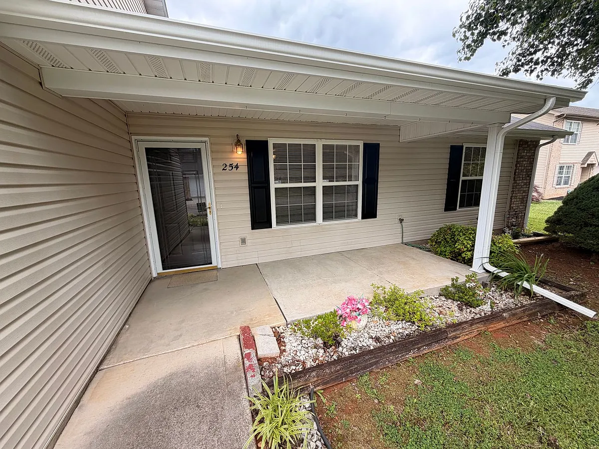 Building Photo - 254 Dumplin Ln