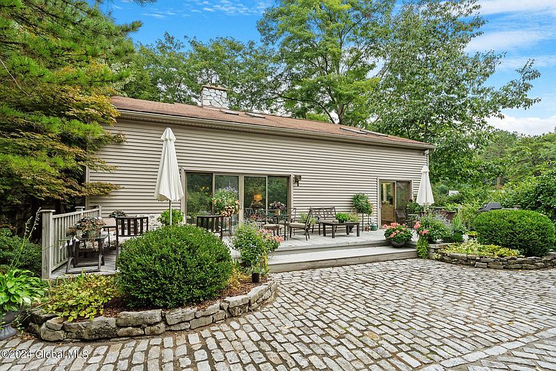 2nd image of 26 W Meadow Drive