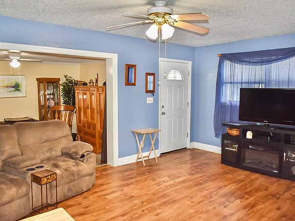 5th image of 7904 Cezanne Dr N
