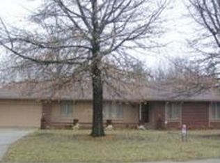 6771 SW Fountaindale Rd, Topeka, KS 66614