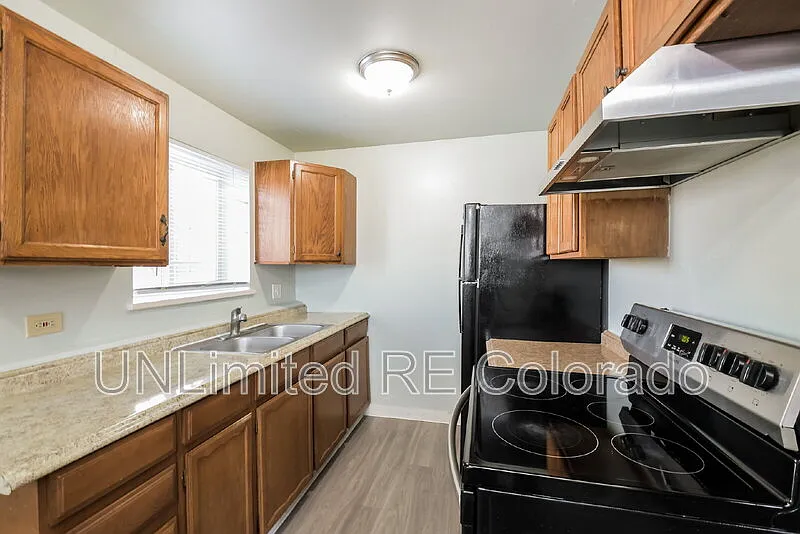 1 bed, 1.0 bath, 648 sqft, $895 — Photo 2
