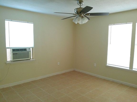 4th image of 749 Westchester Dr