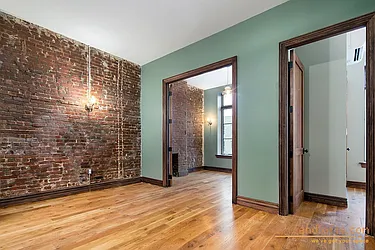Rented by aptsandlofts.com
