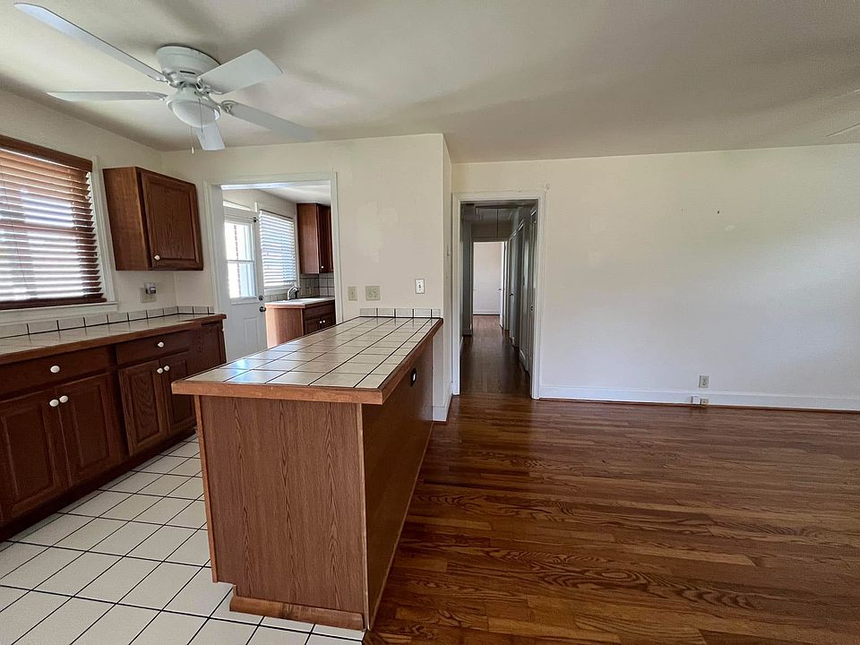 1st image of 20605 Cornelius St