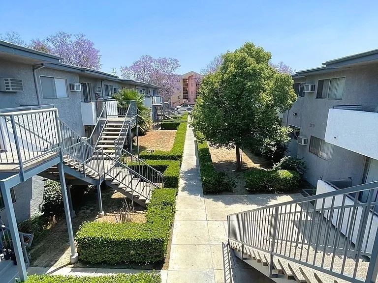 9075 Cedros Ave — Photo 13