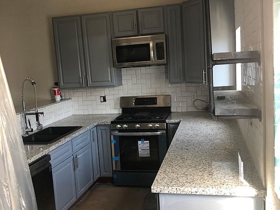 2nd image of 1812 E 5th St #B