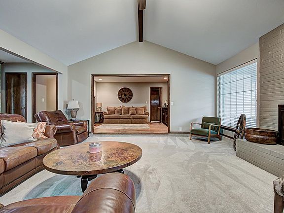 5th image of 4017 Country Club Dr
