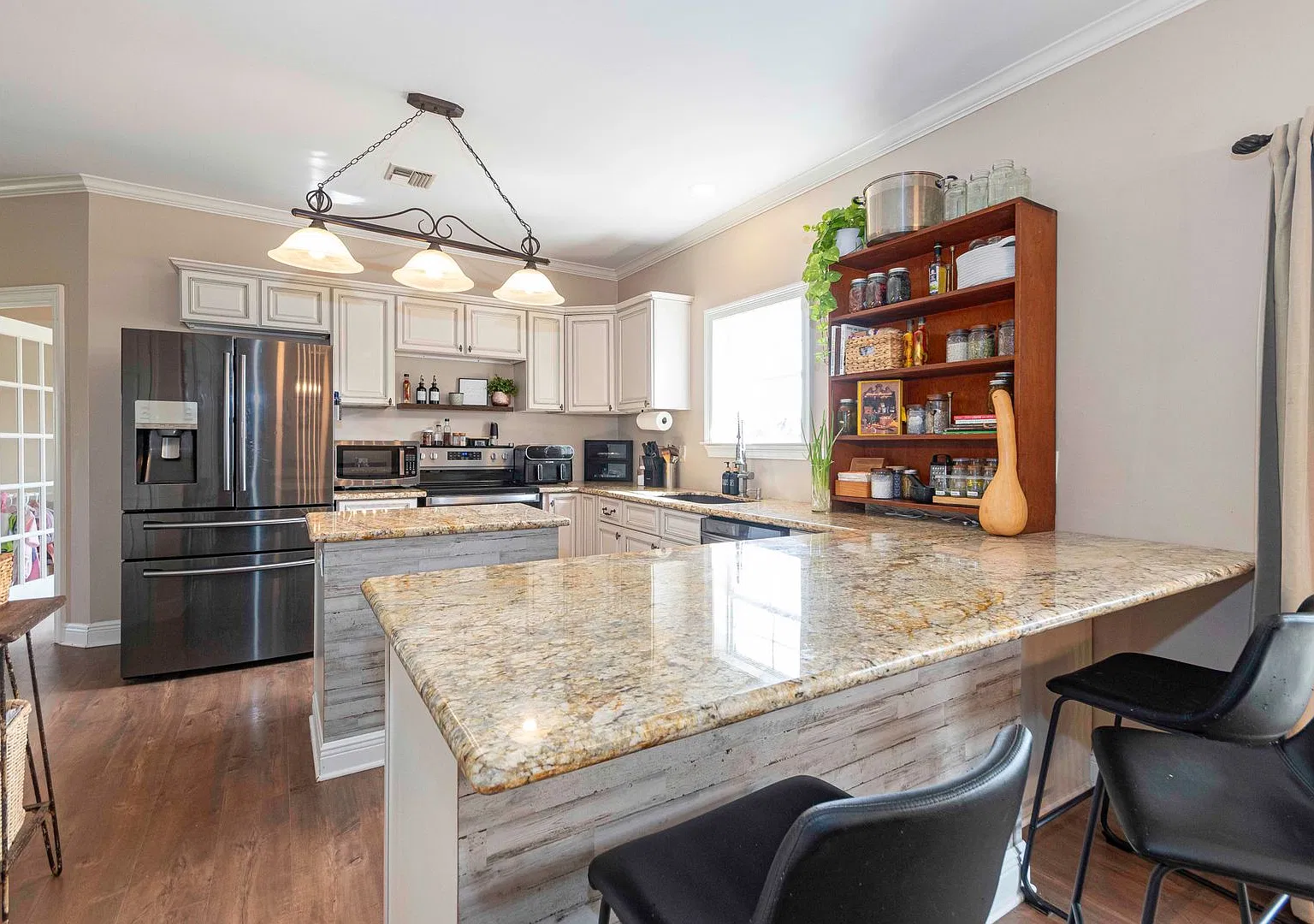 4 bedroom home for rent — Photo 4