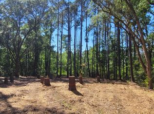 49 Honeysuckle Ln, Beaufort, SC 29907