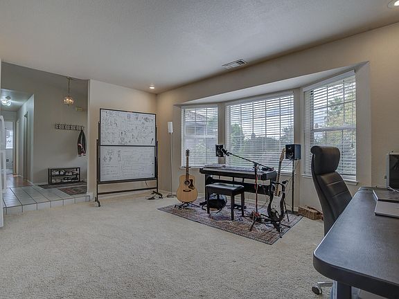 3rd image of 3685 Sunwood Dr