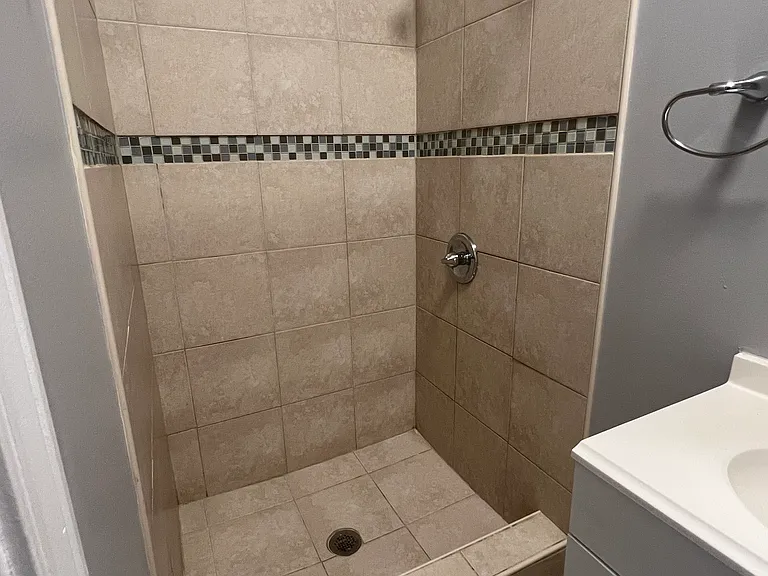 210 E End Ave #2 — Photo 14