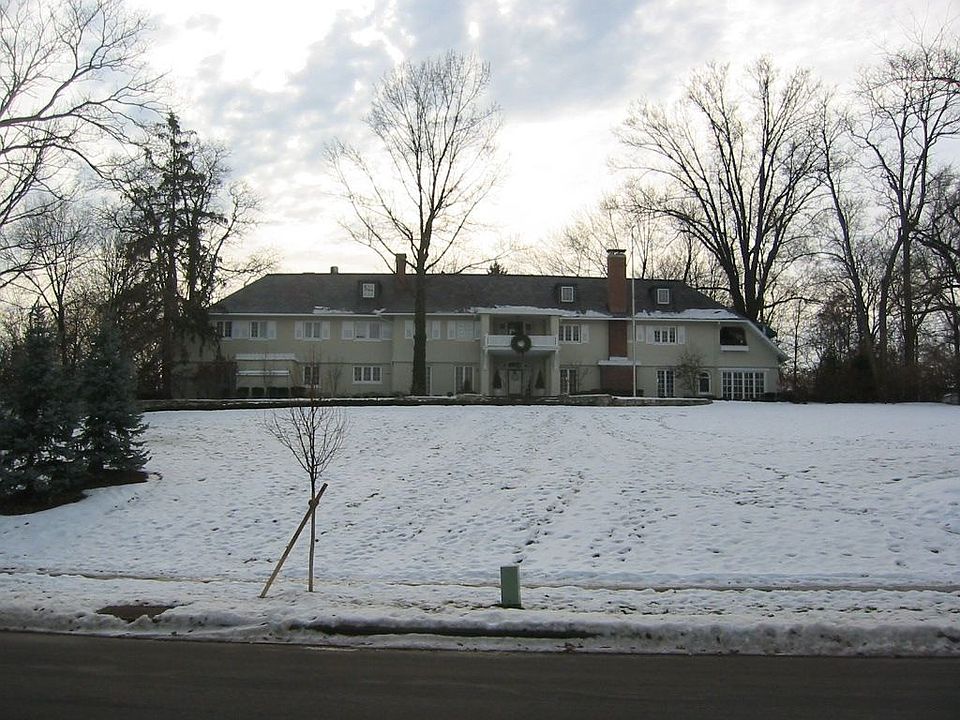 Arch Unknown Similar to Home in Lake Forest IL