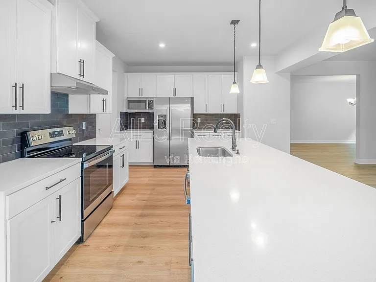 533 Daffodil Ln — Photo 10