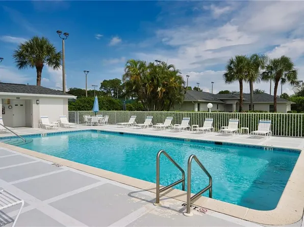 1310 Charleston Square Dr #1, Naples, FL 34110