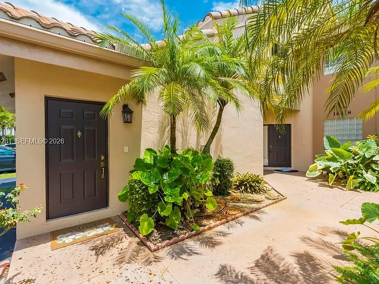 16320 Malibu Dr #10 — Photo 29