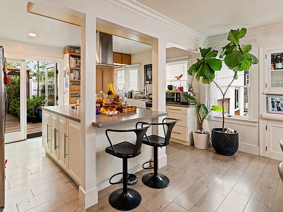 5th image of 1722 Nichols Canyon Rd