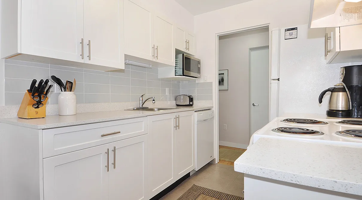 Kerrisdale B — Photo 3