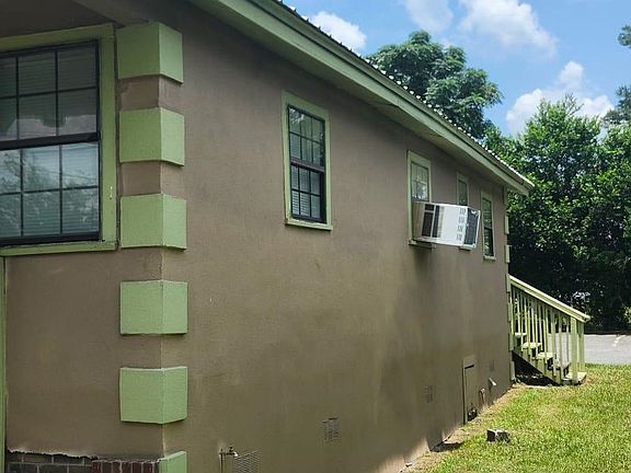 3rd image of 804 W Brevard St