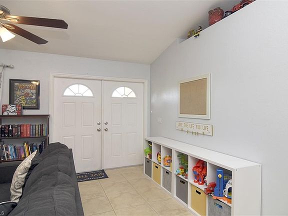 4th image of 903 NE 19th St
