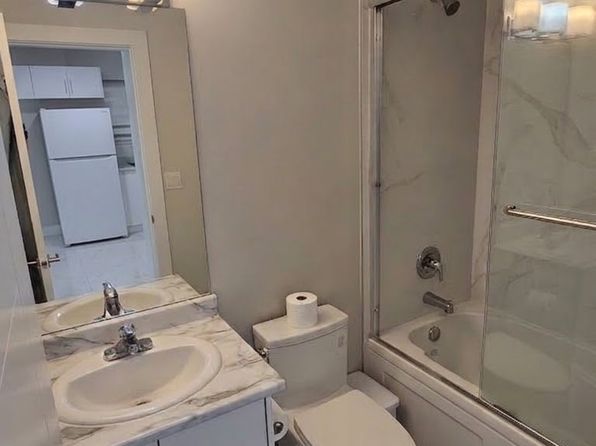 2 bedroom rental in Surrey — photo 4