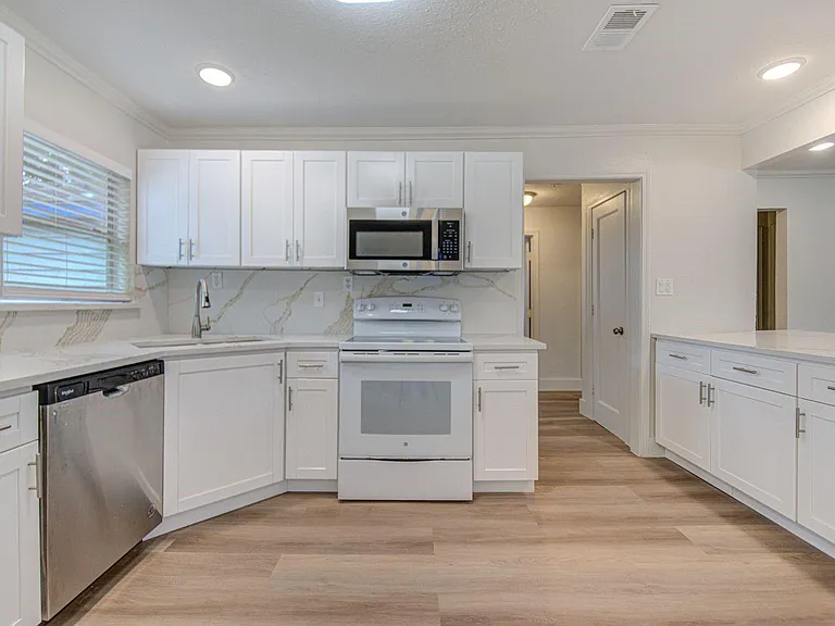 4735 Marietta Ln — Photo 10