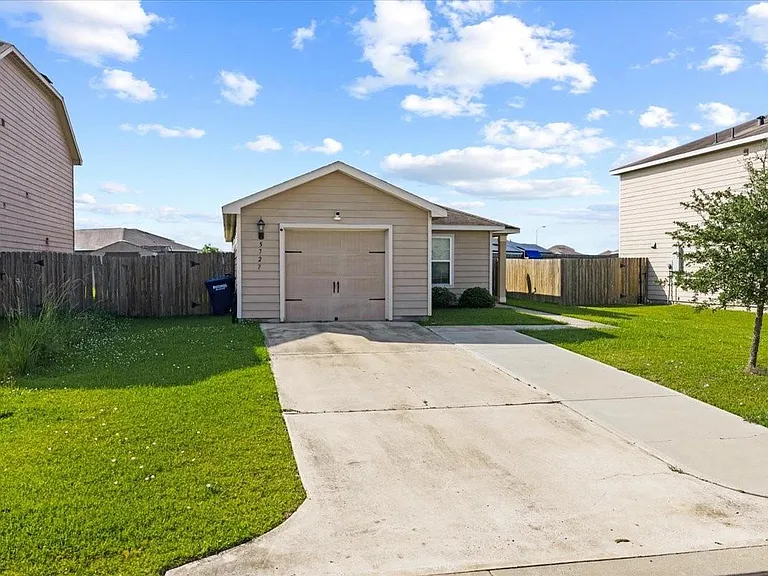 5727 Treasure Cove Rd — Photo 16