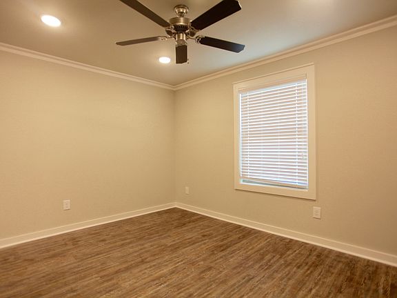 3rd image of 835 N Gay St #12