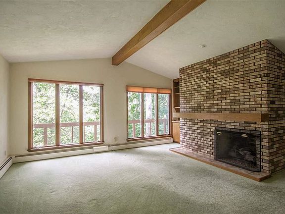 5th image of 2440 Park Dr